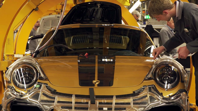 Η «μαγεία» κατασκευής του απόλυτου sportcar